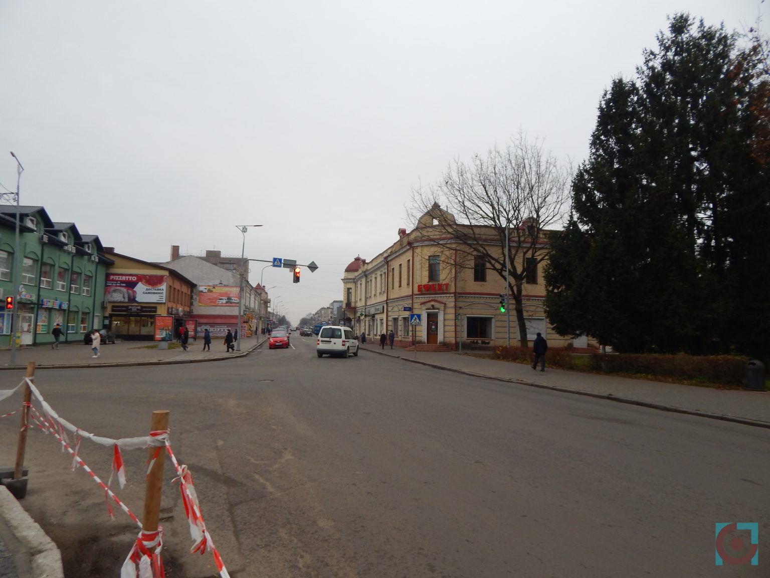 Центральна вулиця Незалежності, на якій замовили точкові ремонти тротуару