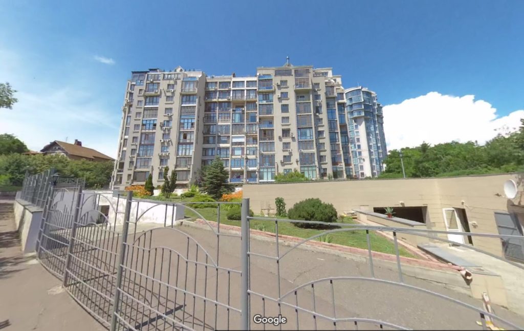 Будинок в Одесі за 300 метрів від Ланжерону, з видом на Чорне море, в якому 4-кімнатною квартирою володіє Оксана Палиця