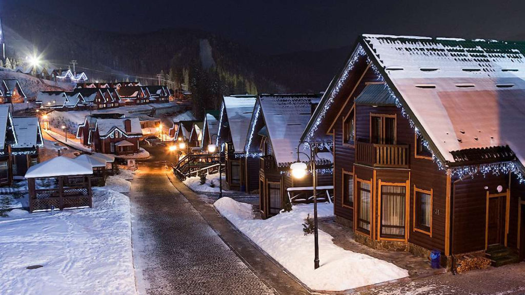 За останні два роки офіційно ТОВ «Буковель» переважно збиткове. Фото із zaxid.net