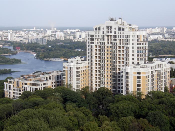 Хмарочос біля Маріїнського парку і Верховної Ради, у якому дві величезні квартири належать сім’ї Ігоря Палиці. Фото із wikimapia.org