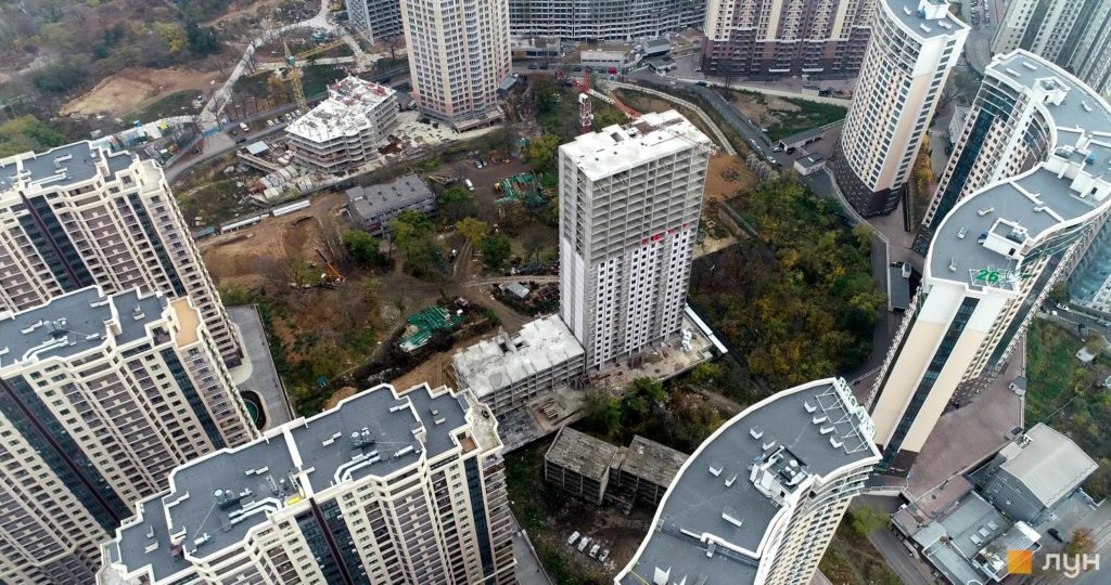ЖК «Еллада», яке зводять на землі компанії Оксани Палиці