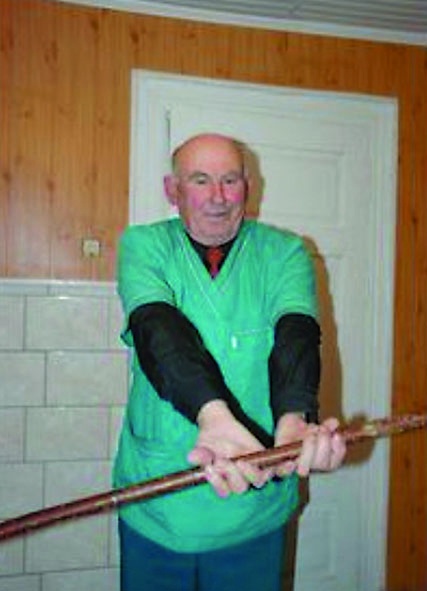 Такою палицею лікував Іван ДОВГУН