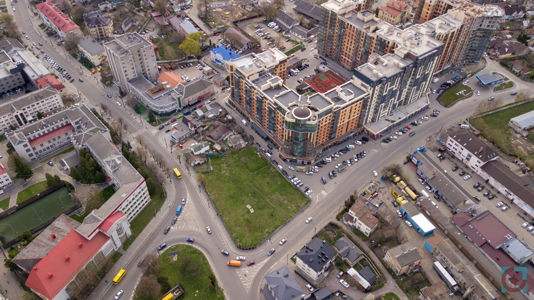 Земельна ділянка «Офісно-торгового центру» поблизу ЖК «Яровиця» та РЦ «Промінь»