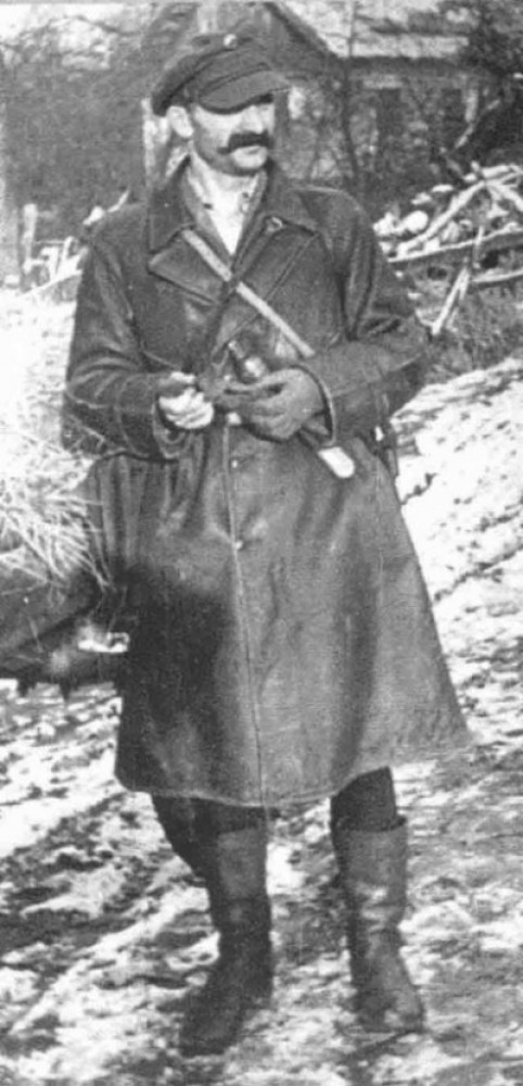 «Еней» – Олійник Петро