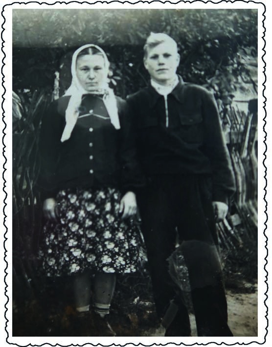 Єва Кунделяс із односельчанином