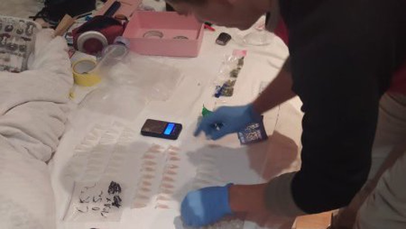 У Луцьку поліцейські затримали наркозбувачів з Франківщини