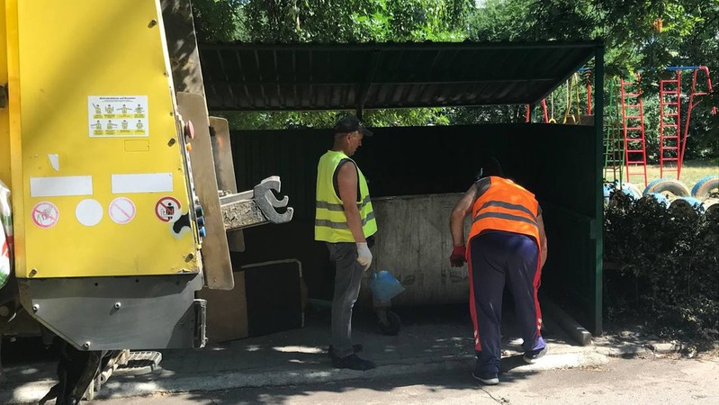 У Луцьку сміттєвози обладнали GPS-трекерами і датчиками: скільки вдалося зекономити