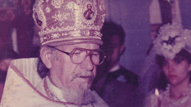 На його могилі завжди є живі квіти: розповіли історію настоятеля храму з Волині