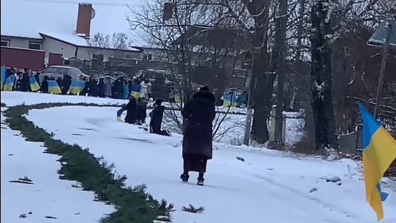 На Волині матір бігла назустріч сину, який повертався додому «на щиті»