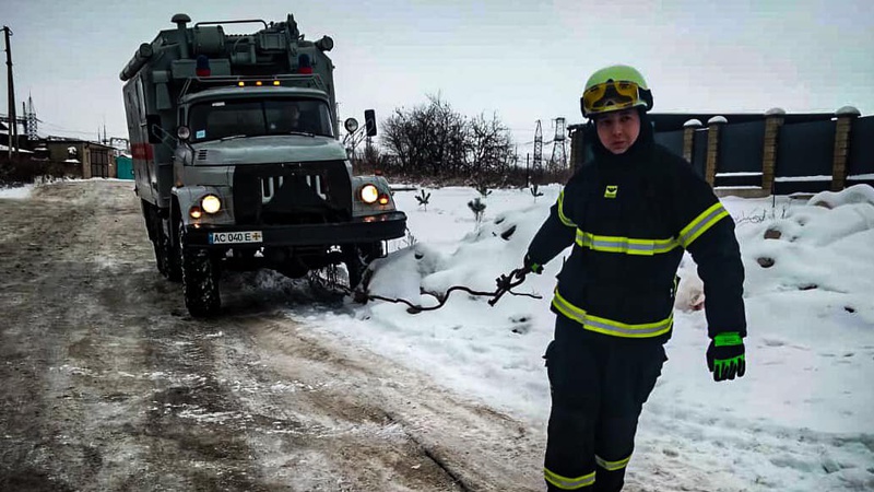 На Волині кілька разів за добу витягували вантажівки
