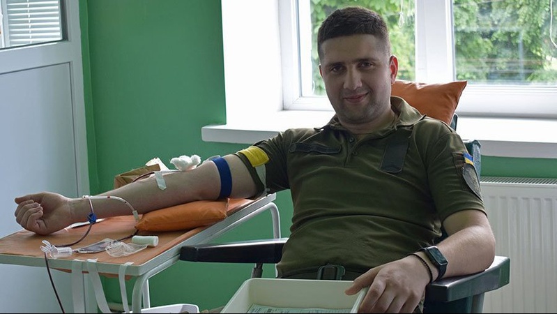 Гвардійці у Луцьку здають кров для поранених побратимів