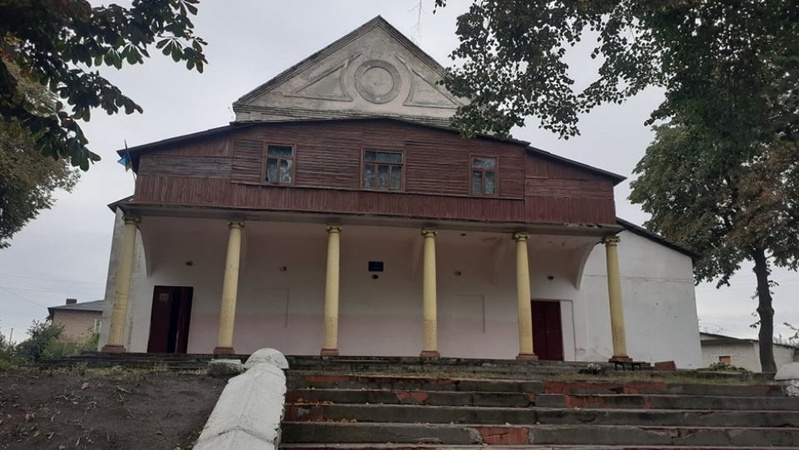 На Волині прокурори змусили селищну раду зареєструвати костел як будинок культури