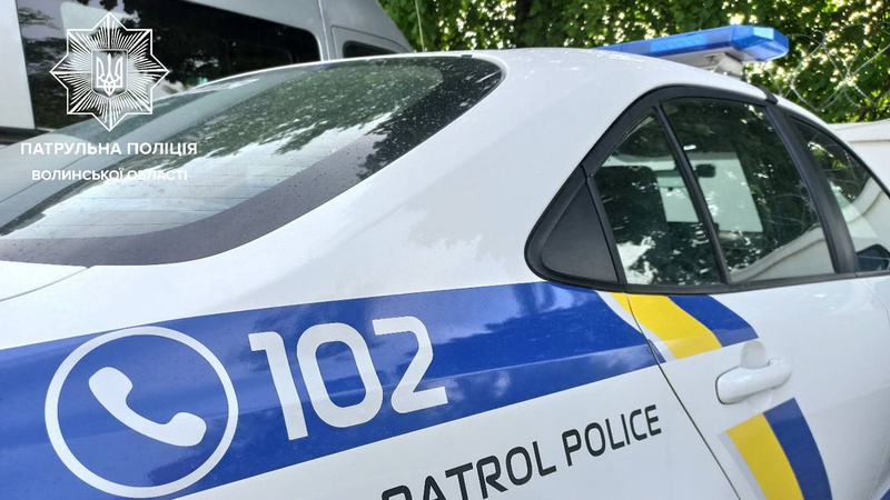 У Луцьку п’яний неадекват буянив на дитячому майданчику