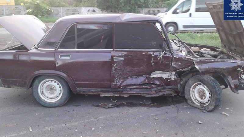 У Луцьку – ДТП: постраждала пасажирка «жигулів». ФОТО