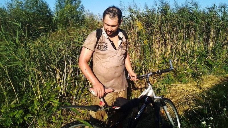 Заблукав і застряг у болоті по пояс: на Волині рятувальники витягли чоловіка із пастки