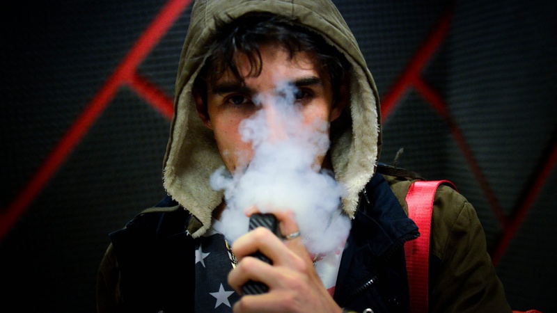 У Старій Вижівці судили матір учня, який курив під час навчання