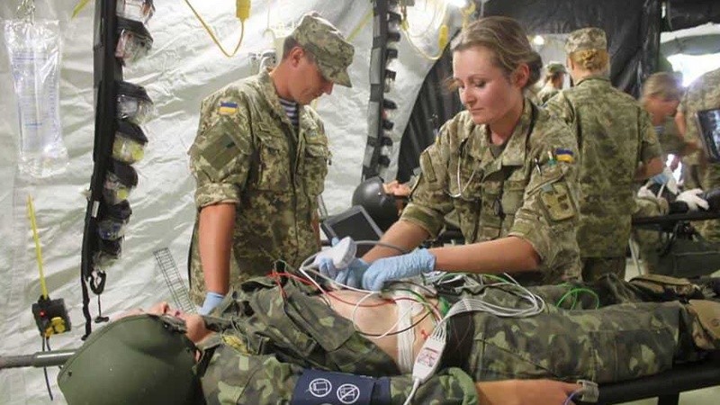 Які зарплати в бойових медиків ЗСУ: у МОЗ назвали суми