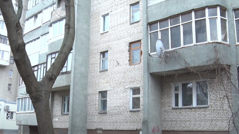 Через невдалий ремонт у Луцьку будинок може «піти під землю»