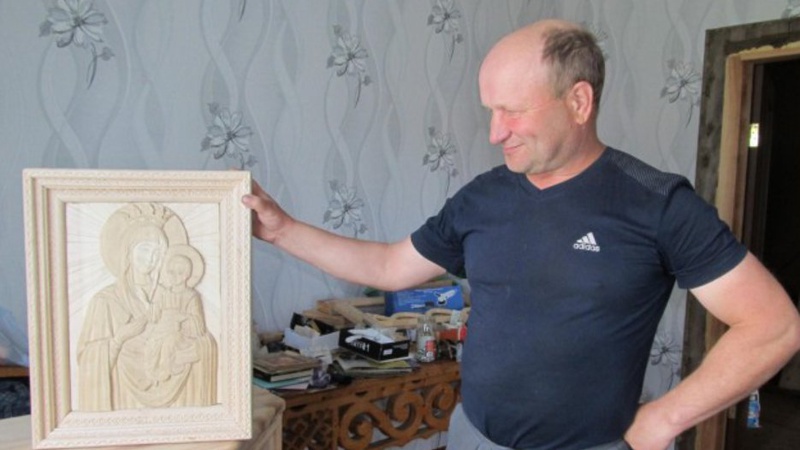 Різьбяр з Волині створює унікальні вироби з дерева (ФОТО)