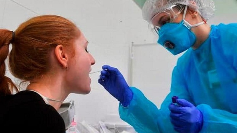 В Україні далі зростає кількість інфікувань коронавірусом за добу