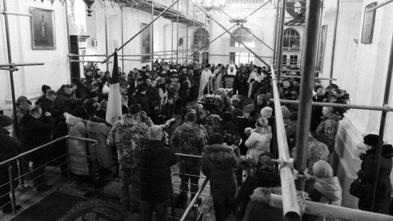 У Луцьку під дощем попрощалися з двома загиблими Героями. ФОТО