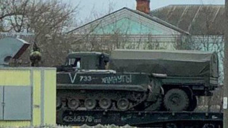 До Білорусі прибувають нові російські ешелони з технікою та контингентом