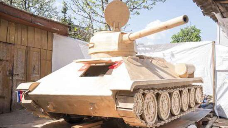 Білоруські військові розміщують в прикордонних з Україною районах муляжі танків – Міноборони