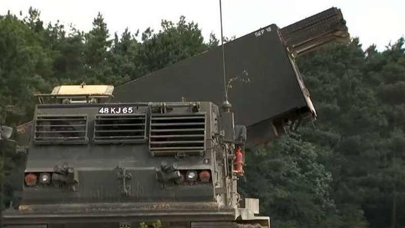 В Україну прибули реактивні системи M270: чим вони відрізняються від Himars