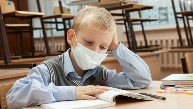 На Волині дві школи відправили на карантин через грип та ГРВІ