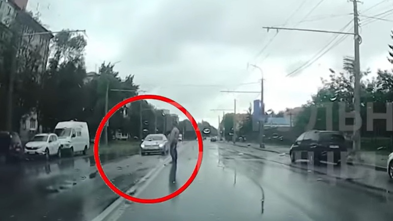 У Луцьку патрульні штрафували пішоходів. ВІДЕО