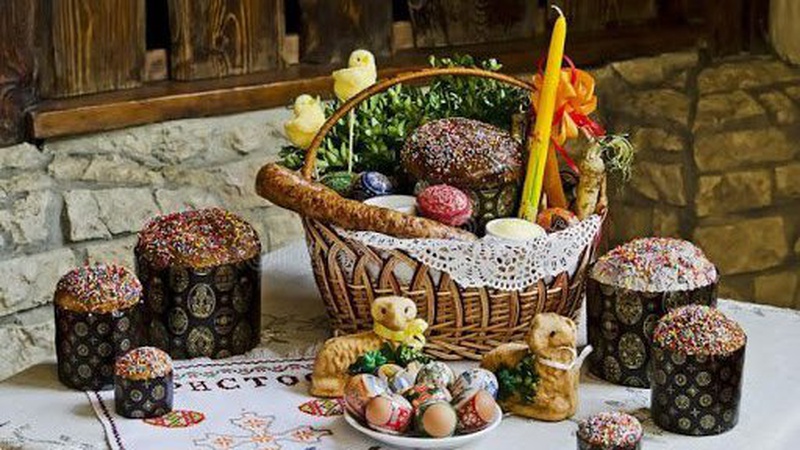 Скільки українцям коштуватиме великодній кошик: назвали ціни продуктів