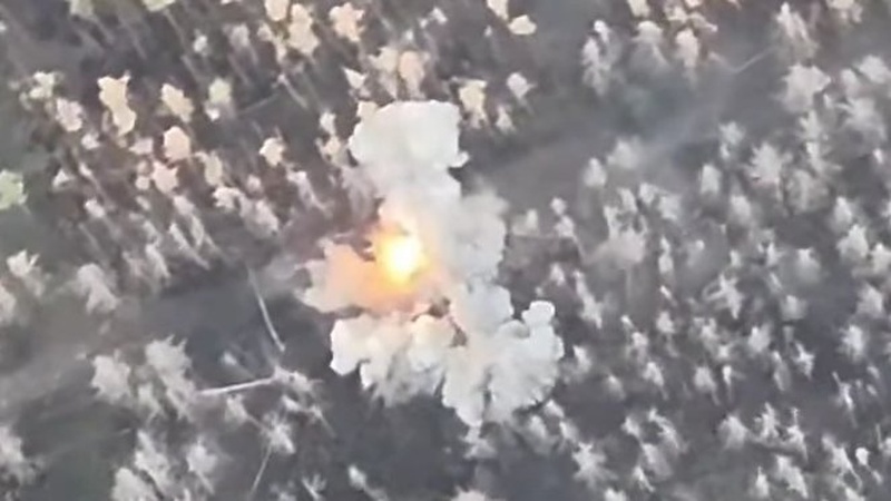 Волинські тероборонівці спалили відразу два російських БТР-82А