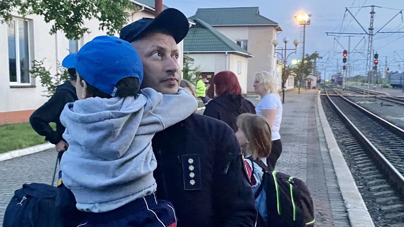 На Волині зустріли евакуаційний поїзд із Харківщини