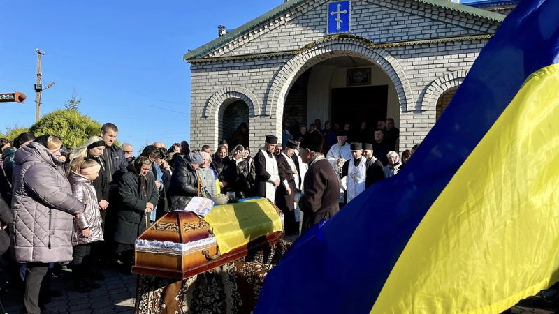 «Захищав від окупанта свою сім’ю, друзів та державу: на Волині попрощалися із загиблим Героєм