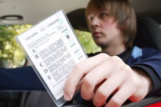 У Камені-Каширському зловили водія з липовим посвідченням водія