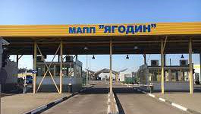 На Ягодині – 50-кілометрова черга: водіїв вантажівок просять використовувати менш завантажені шляхи