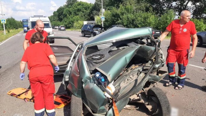 У селі на Волині зіткнулися два автомобілі: є постраждалі