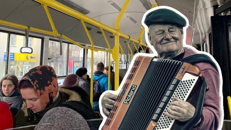 У  Луцьку в тролейбусі влаштували патріотичний концерт. ВІДЕО