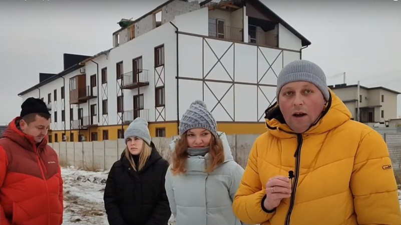 У новобудові під Луцьком чоловік вирішив самовільно звести додатковий поверх. ВІДЕО
