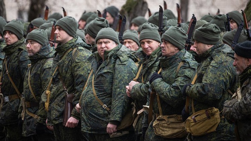 У розвідці створили базу даних командирів рф, які чинили воєнні злочини