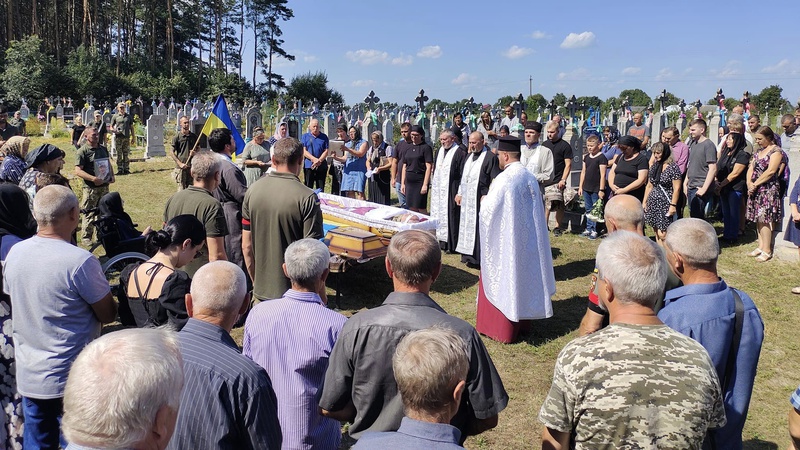 У Копачівській громаді попрощалися із військовим Миколою Дем'янчуком