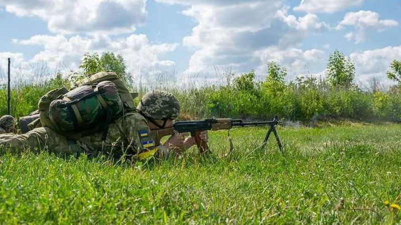 Під Мар’їнкою ЗСУ змусили ворога тікати: зведення Генштабу