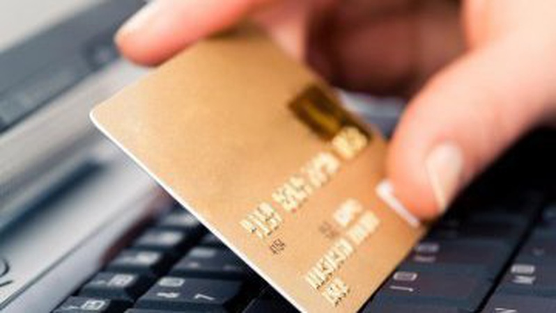 25-річна лучанка ошукала в інтернеті понад 50 людей