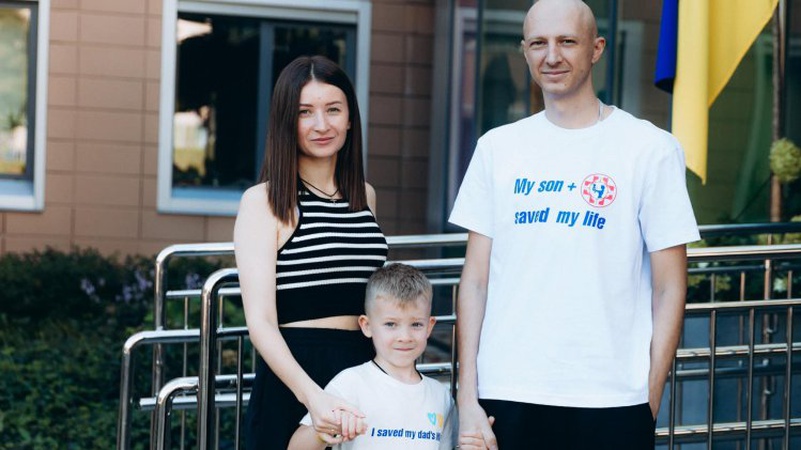 «А я можу врятувати тата?»: 5-річний хлопчик з Харкова став донором кісткового мозку для батька