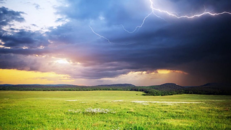 Спеку подекуди супроводжуватимуть грозові дощі: прогноз погоди на 27 серпня