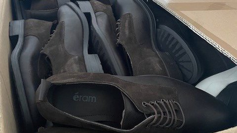 Через «Ягодин» намагались незаконно провезти нове взуття під виглядом секонд-хенду