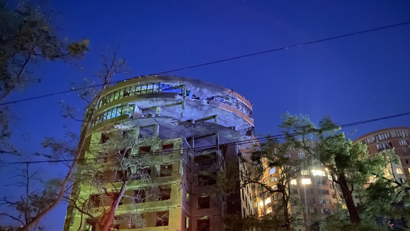 рашисти вдарили «Калібрами» по Одесі: 3 людей загинуло, ще 13 – поранені. ФОТО