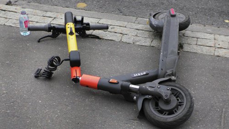 Лікарі рятували життя 16-річному волинянину, який впав із електросамоката. ФОТО 18+