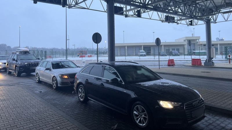 З-за кордону впродовж доби повернулися 28 тисяч українців