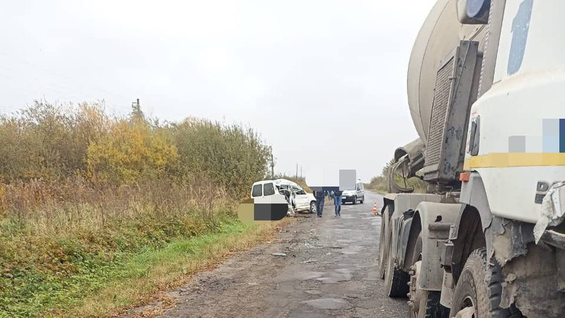 Смертельна ДТП: На Волині зіткнулися легковик і вантажівка. ФОТО